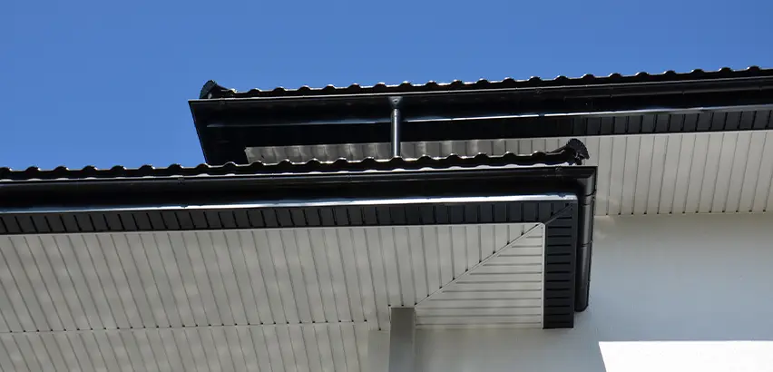 Roof Overhang Repair in Cicero